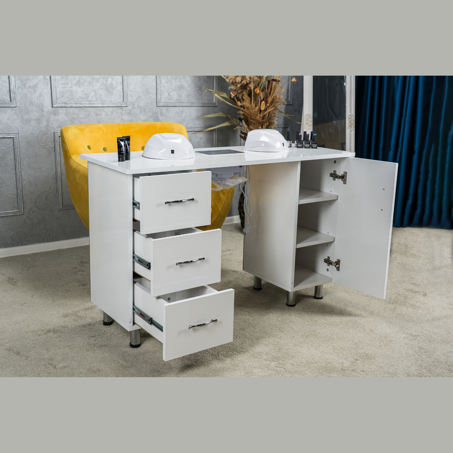 Masa profesionala pentru manichiura INVINCIO™ STYLE PRO cu aspirator integrat, reglaj pe inaltime, 2 dulapuri, 3 sertare, 3 rafturi, suprafata lavabila, dimensiuni 120x45x76 cm, alb