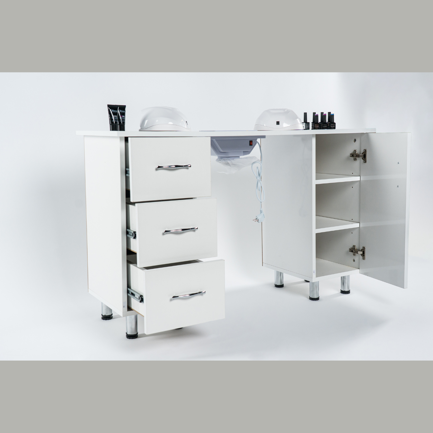 Masa profesionala pentru manichiura INVINCIO™ STYLE PRO cu aspirator integrat, reglaj pe inaltime, 2 dulapuri, 3 sertare, 3 rafturi, suprafata lavabila, dimensiuni 120x45x76 cm, alb