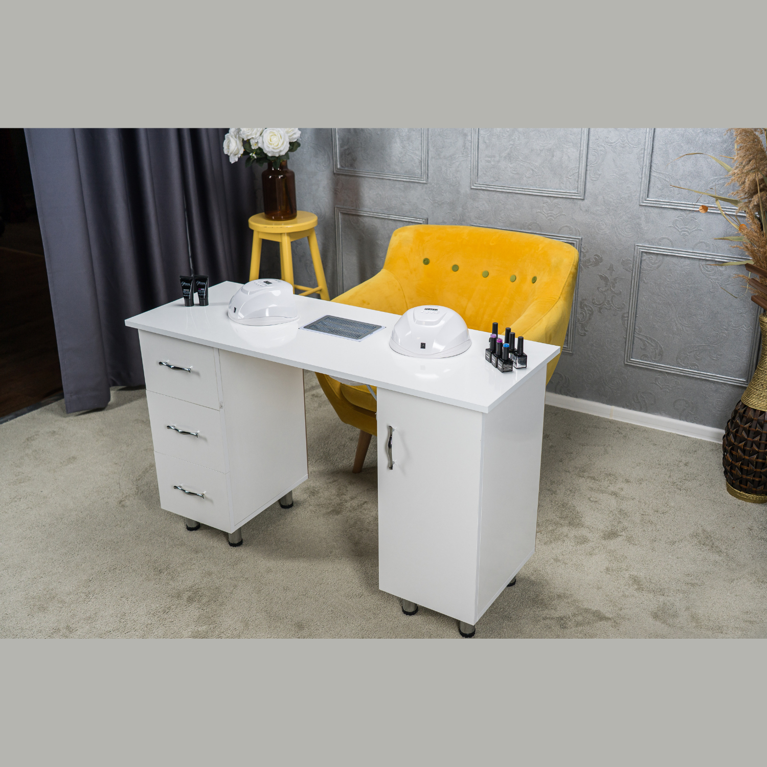 Masa profesionala pentru manichiura INVINCIO™ STYLE PRO cu aspirator integrat, reglaj pe inaltime, 2 dulapuri, 3 sertare, 3 rafturi, suprafata lavabila, dimensiuni 120x45x76 cm, alb